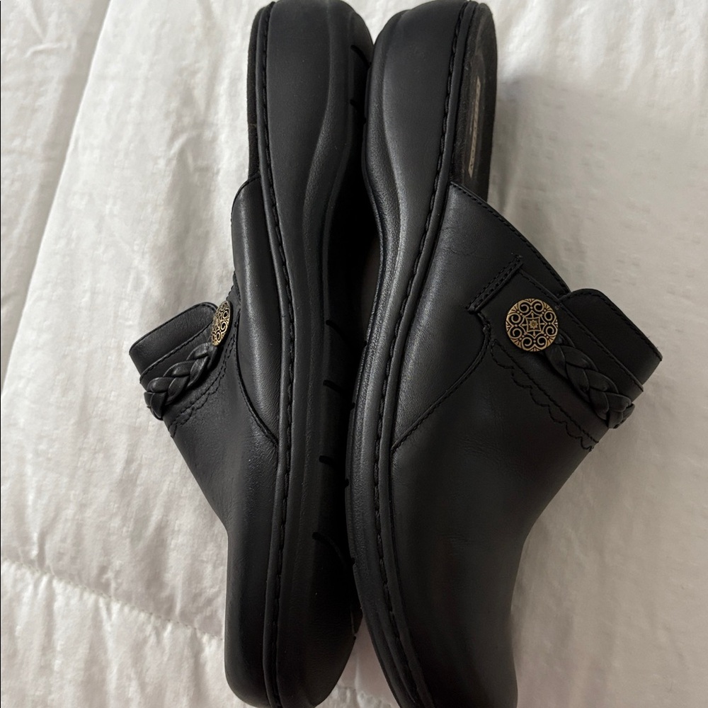 Clark’s Black Shoes - Picture 6 of 7